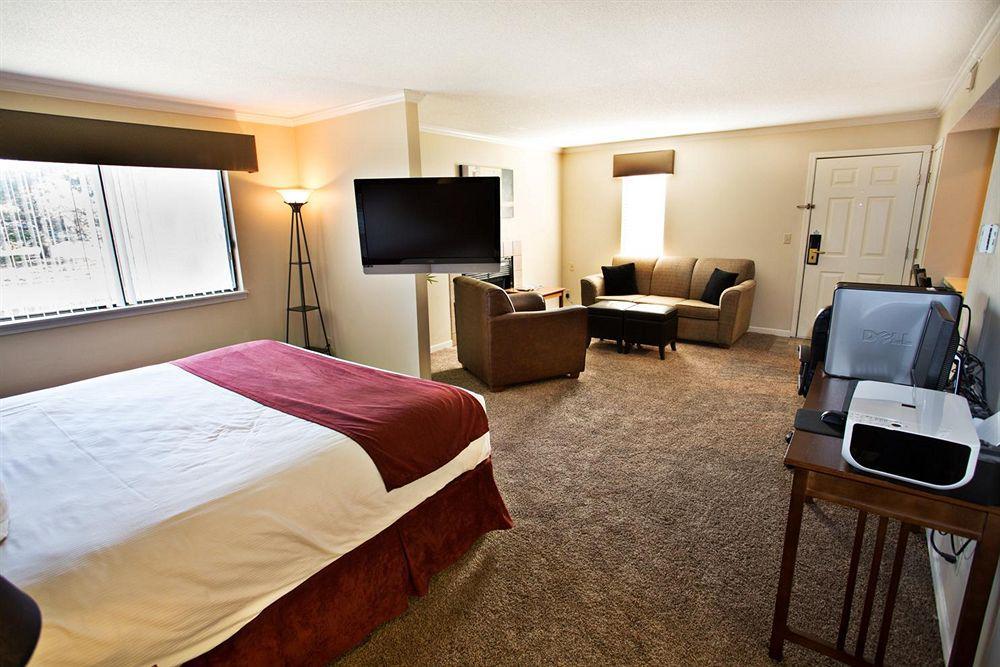Sterling Hotel And Suites Clive Dış mekan fotoğraf