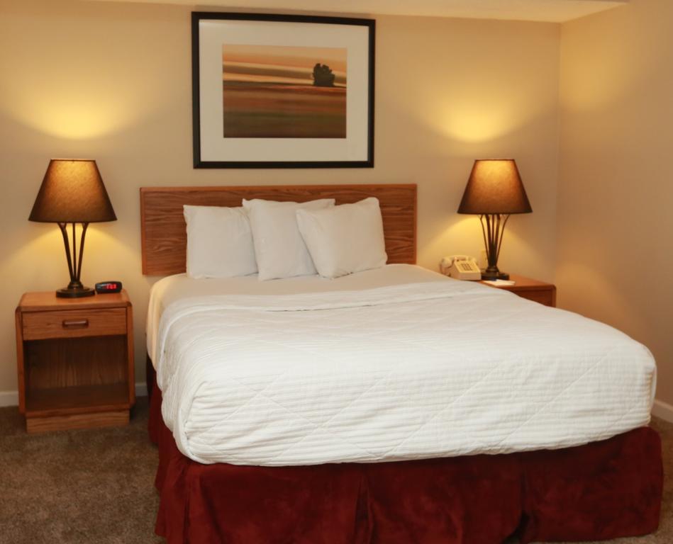 Sterling Hotel And Suites Clive Dış mekan fotoğraf