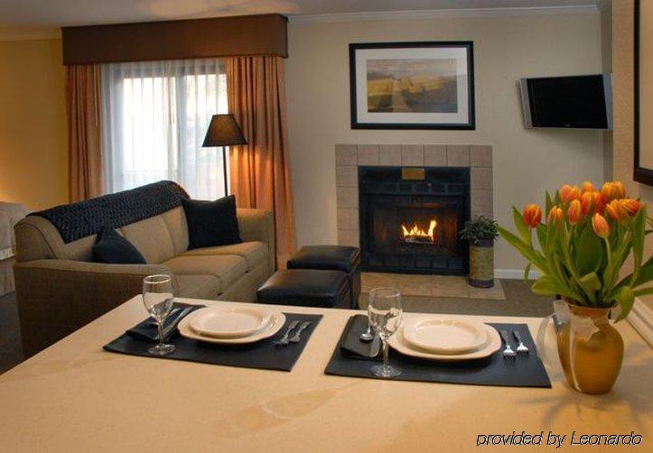 Sterling Hotel And Suites Clive Oda fotoğraf