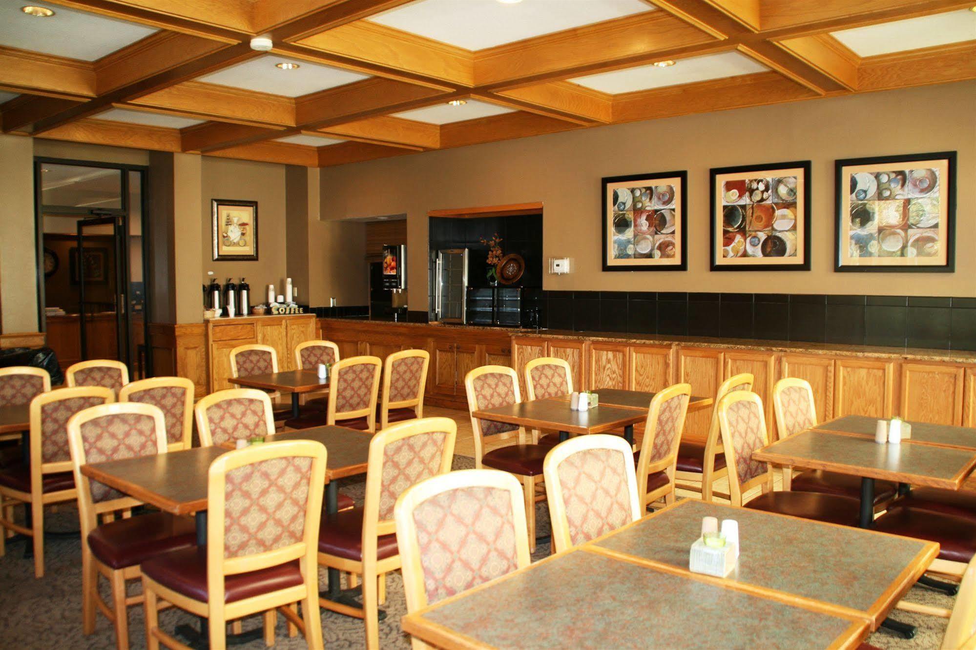 Sterling Hotel And Suites Clive Dış mekan fotoğraf