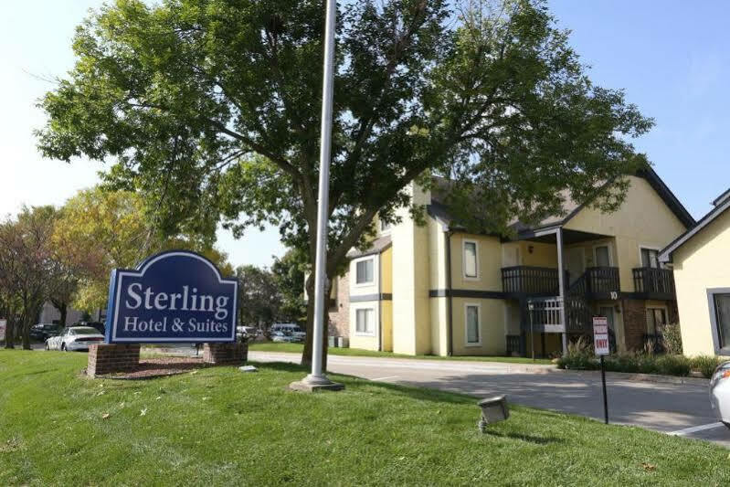Sterling Hotel And Suites Clive Dış mekan fotoğraf